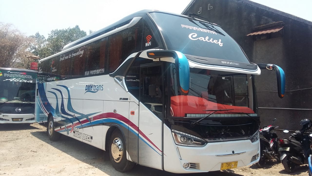 Big Bus 53 Seat DMH Trans